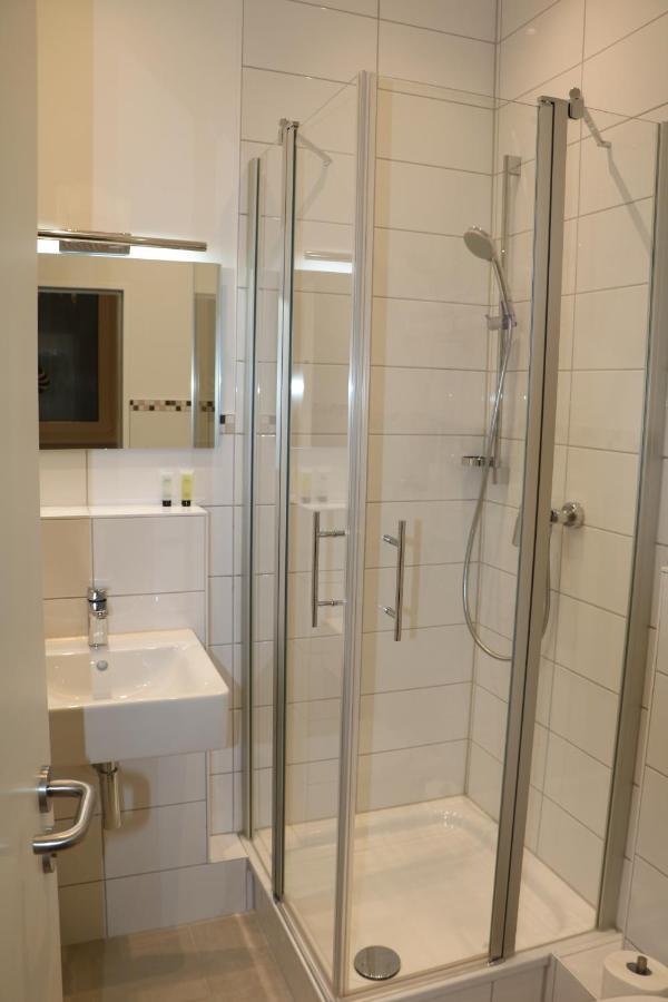 List Five - Your British Guesthouse Stuttgart Exterior foto